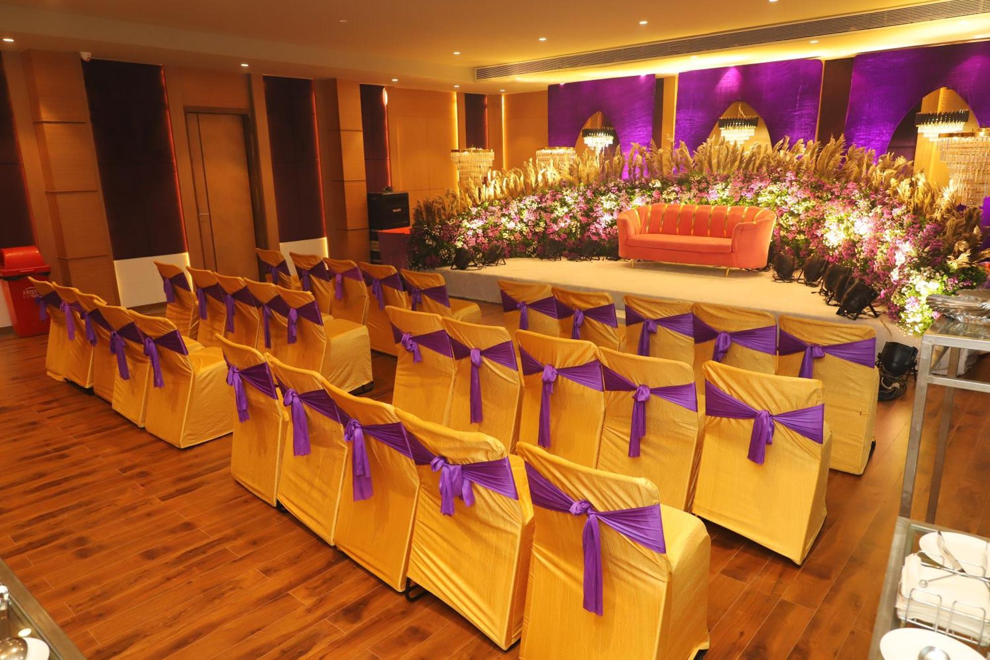Alba Inn, Vijay Nagar Indore Exterior photo